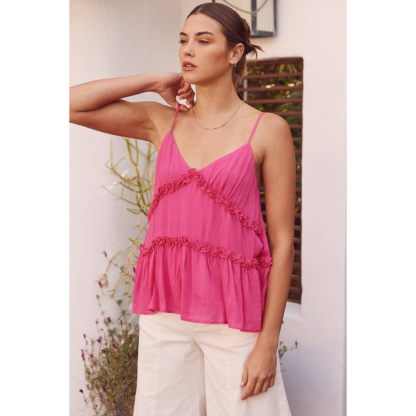 RUFFLE DETAIL TIERED BABYDOLL CAMI TOP: HOT PINK / L