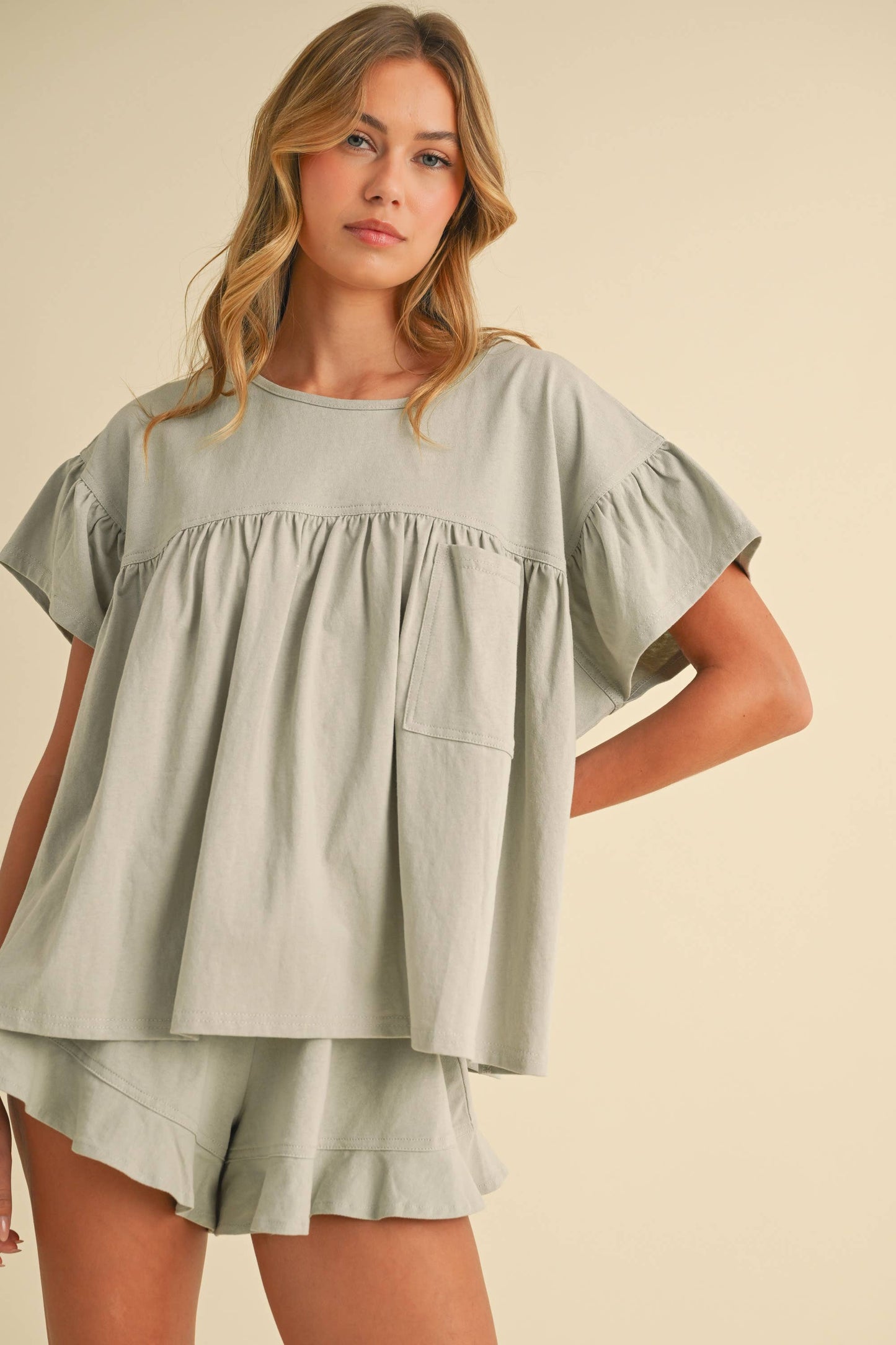 IST5851 PLEATED TUNIC BABYDOLL TOP AND RUFFLED SHORTS SET
: MAUVE / L