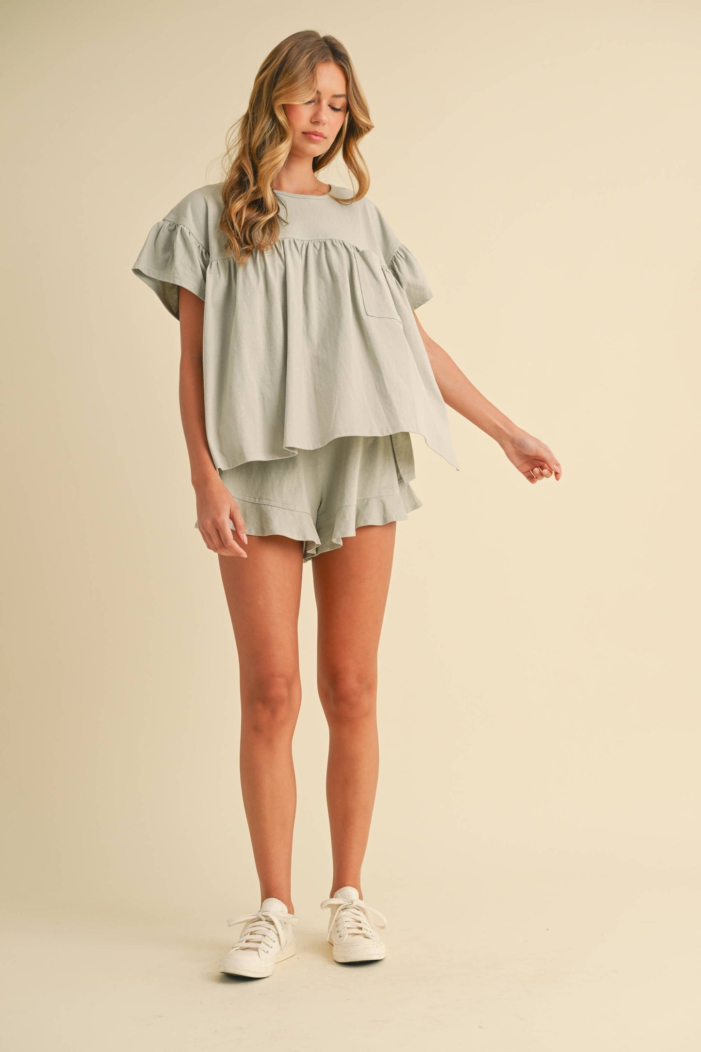 IST5851 PLEATED TUNIC BABYDOLL TOP AND RUFFLED SHORTS SET
: MAUVE / L