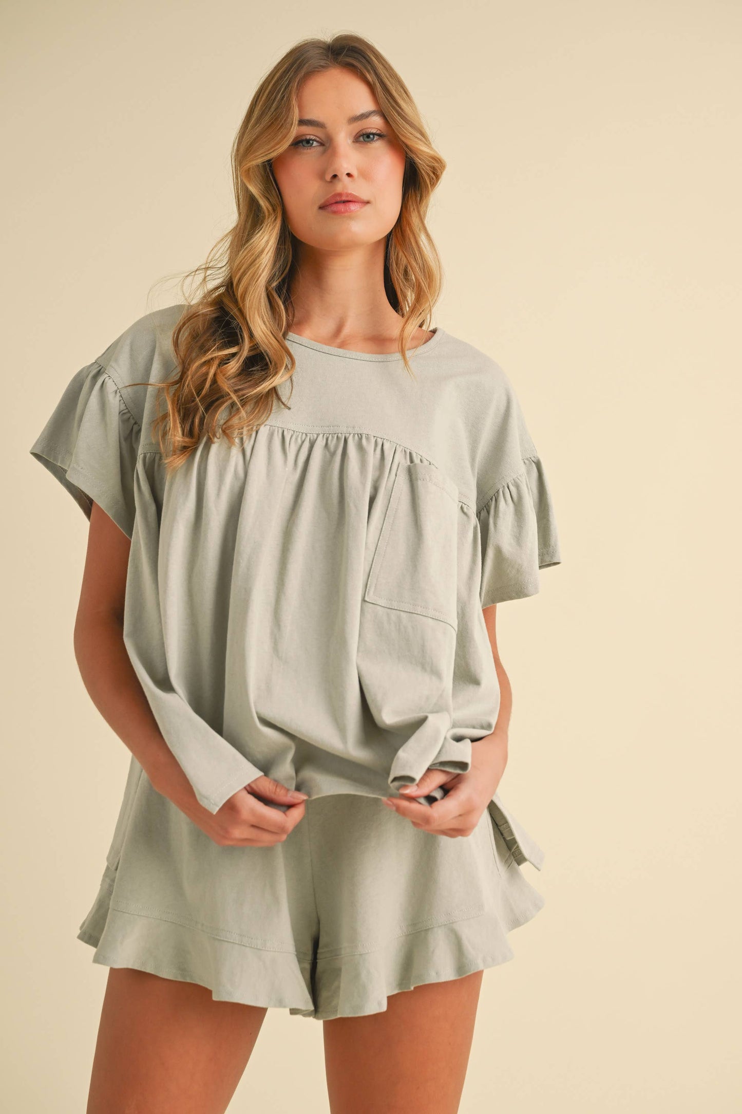 IST5851 PLEATED TUNIC BABYDOLL TOP AND RUFFLED SHORTS SET
: MAUVE / L