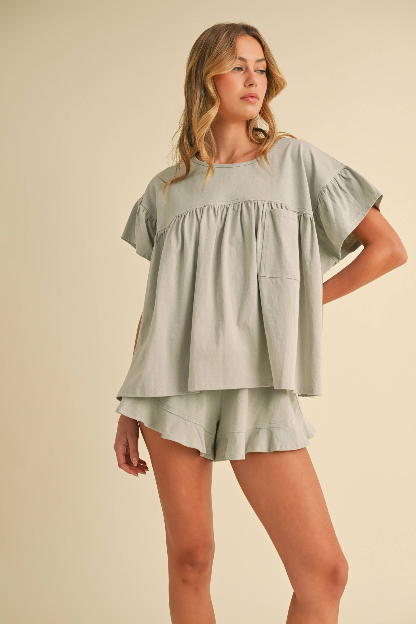 IST5851 PLEATED TUNIC BABYDOLL TOP AND RUFFLED SHORTS SET
: MAUVE / L