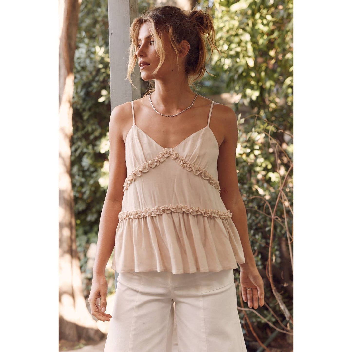 RUFFLE DETAIL TIERED BABYDOLL CAMI TOP: HOT PINK / L