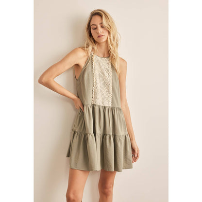 LACE CONTRAST HALTER NECK MINI DRESS WITH TIERED RUFFLES: CLAY / M