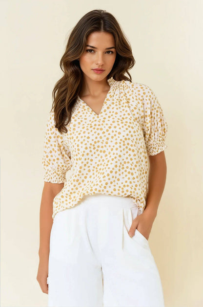 JACQUARD DOT PRINT SHORT SLEEVE BLOUSE - 44497T: MUSTARD / L