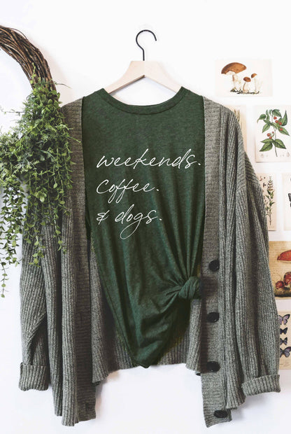 WEEKENDS COFFEE AND DOGS Graphic T-Shirt: BLACK / L