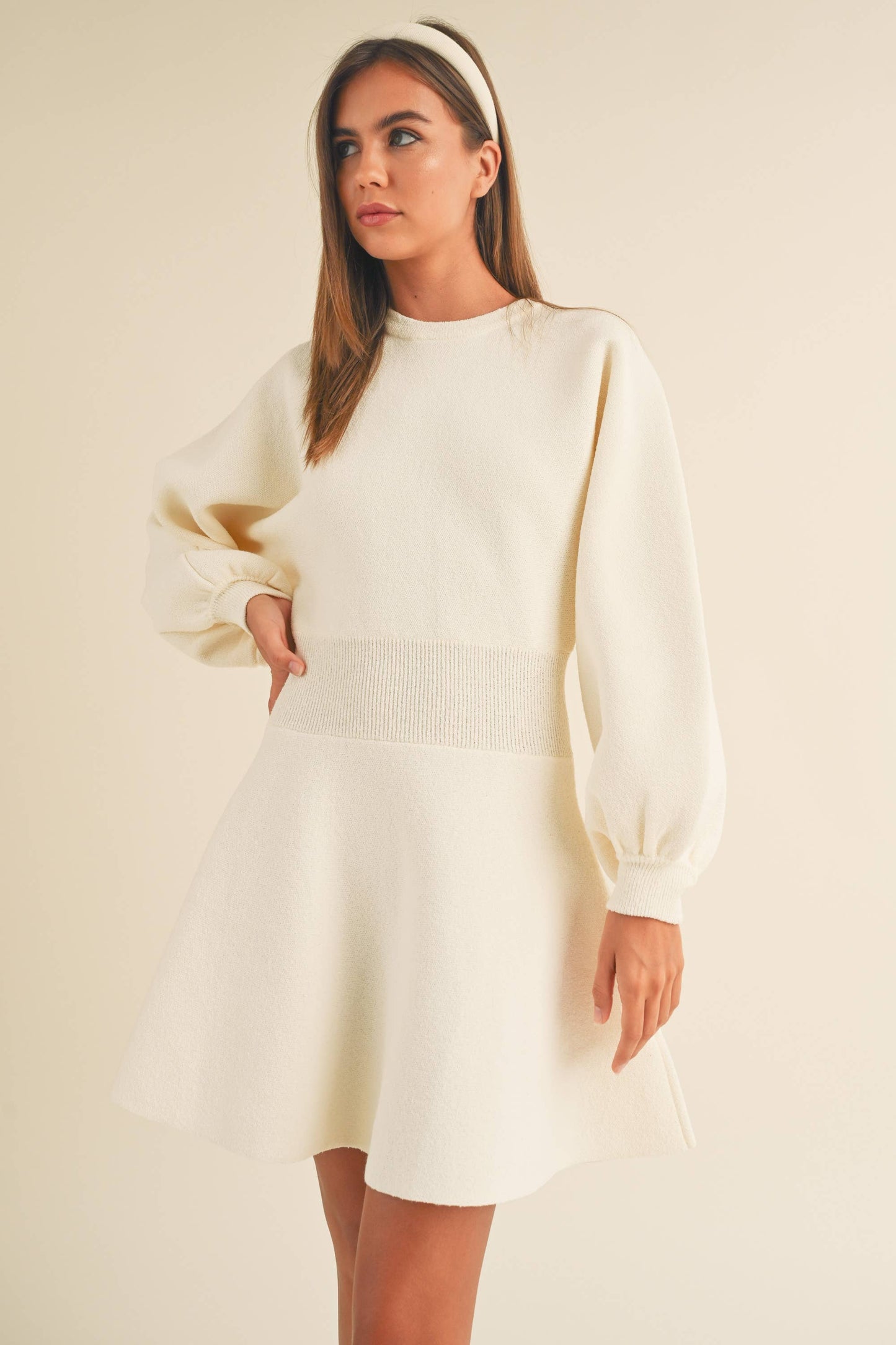 D2660   BALLON SLEEVE SWEATER DRESS: BLACK / S