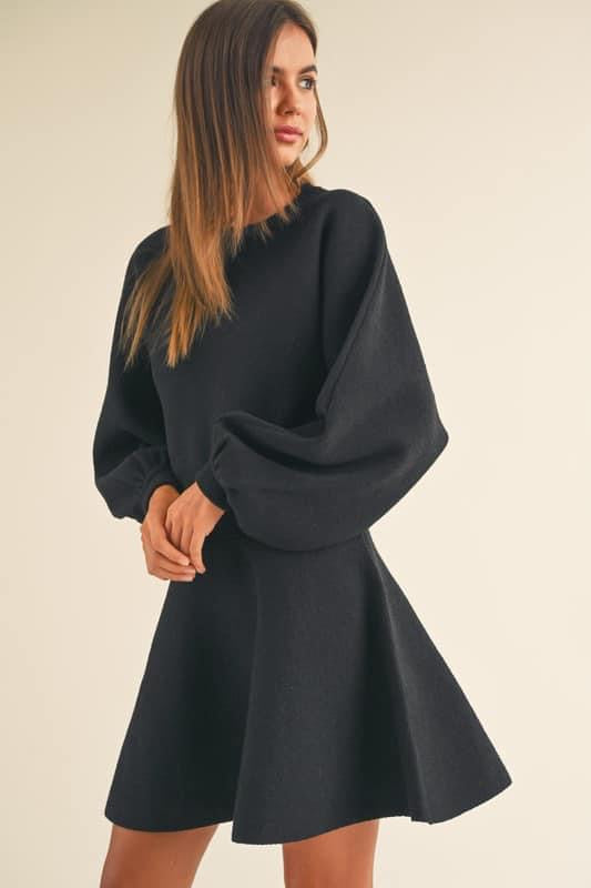 Balloon sleeve sweater dress