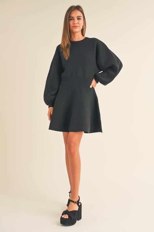Balloon sleeve sweater dress