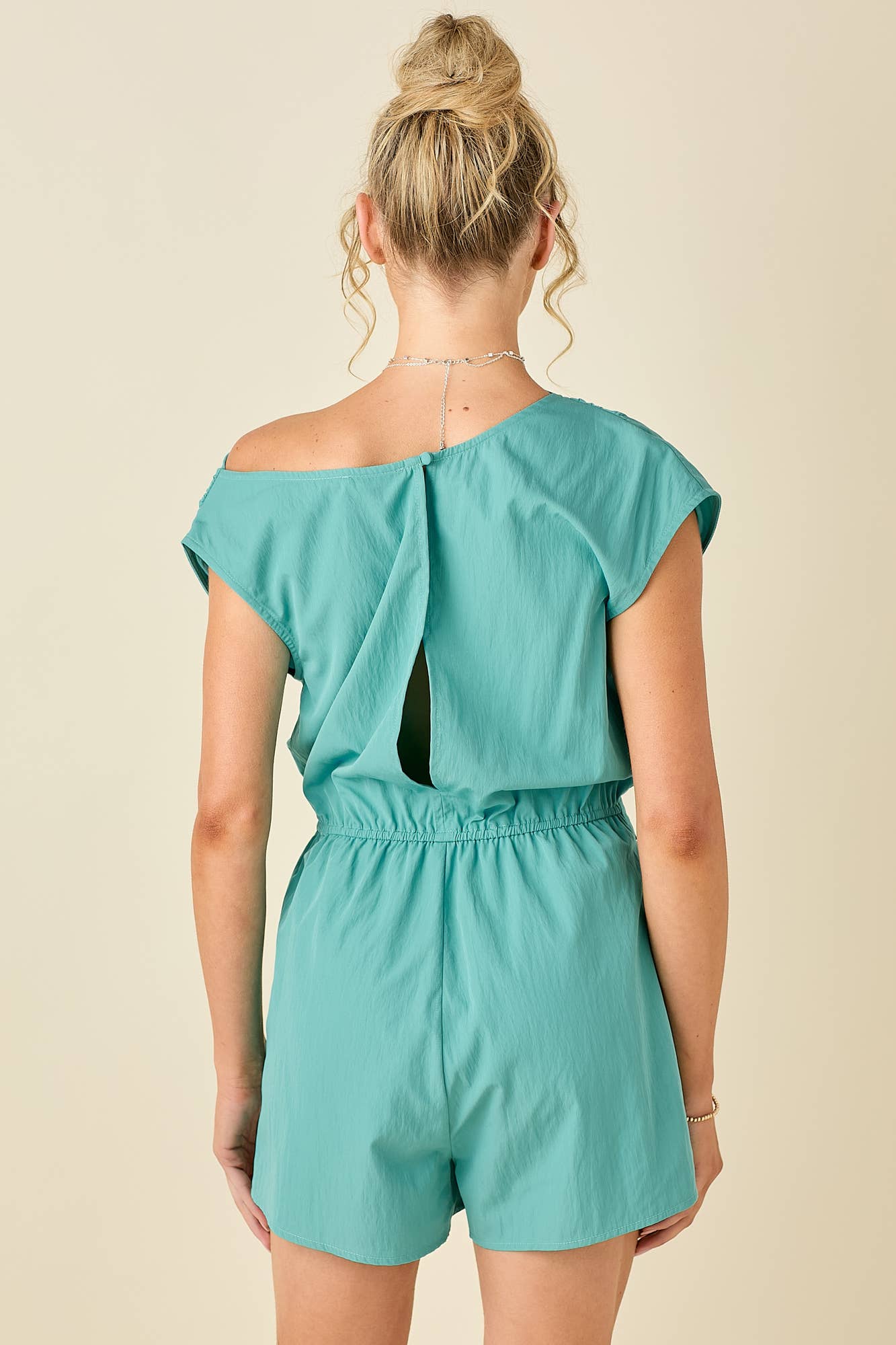 Draped unbalanced drop shoulder romper: AQUA / L