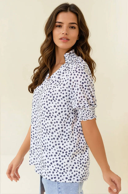JACQUARD DOT PRINT SHORT SLEEVE BLOUSE - 44497T: MUSTARD / L