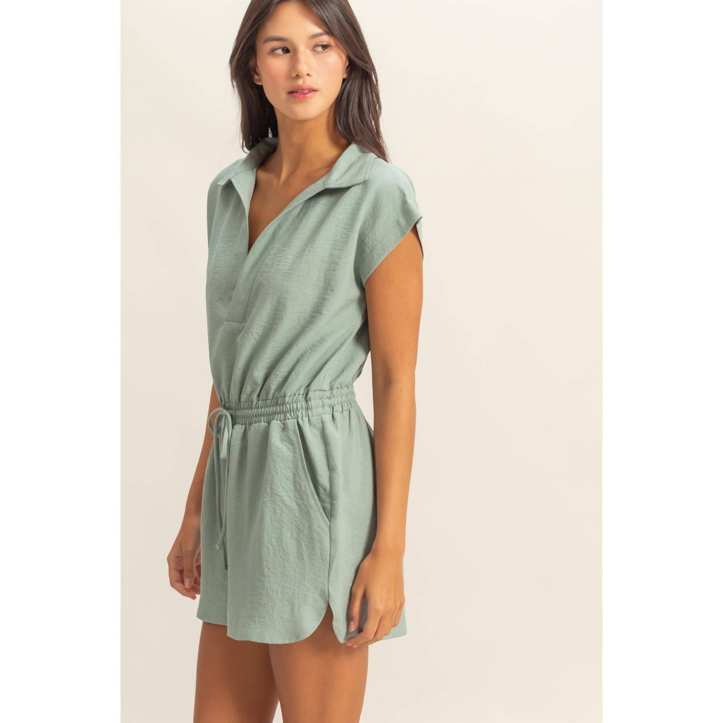 DZ25C253-Collared Romper with Buttonless Placket: BLACK / S-M-L(2-2-2)